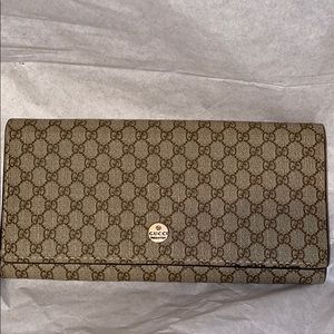 Gucci wallet